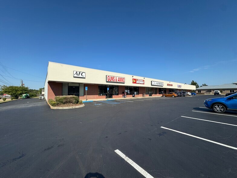 3600 S Oates St, Dothan, AL à louer - Photo de l’immeuble – Image 1 sur 12