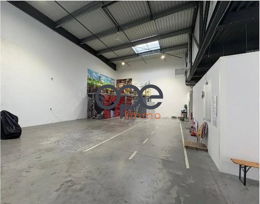 Industriel/Logistique dans Villeneuve-la-Garenne à louer Photo intérieure– Image 1 sur 4