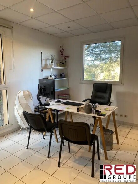Bureau dans Meyreuil à louer - Photo de l’immeuble – Image 1 sur 5