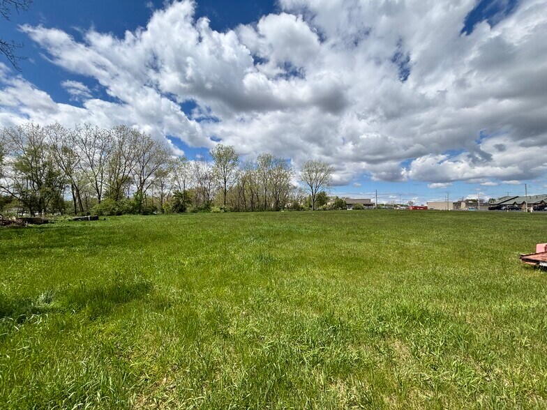 Commerce Drive, Warsaw, IN à vendre - Photo principale – Image 1 sur 3