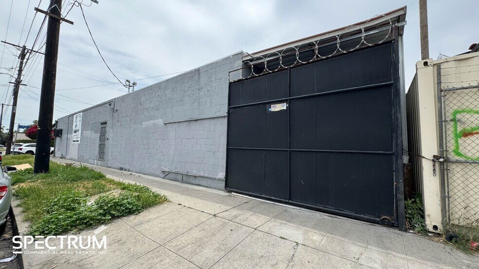 7635 Tobias Ave, Van Nuys, CA à louer - Photo de l’immeuble – Image 2 sur 8