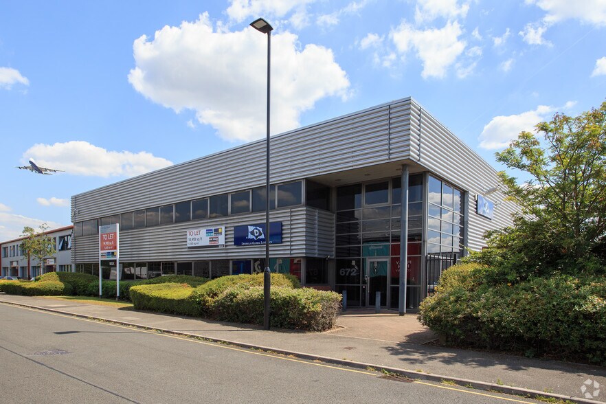 672 Spur Rd, Feltham à louer - Photo de l’immeuble – Image 2 sur 2