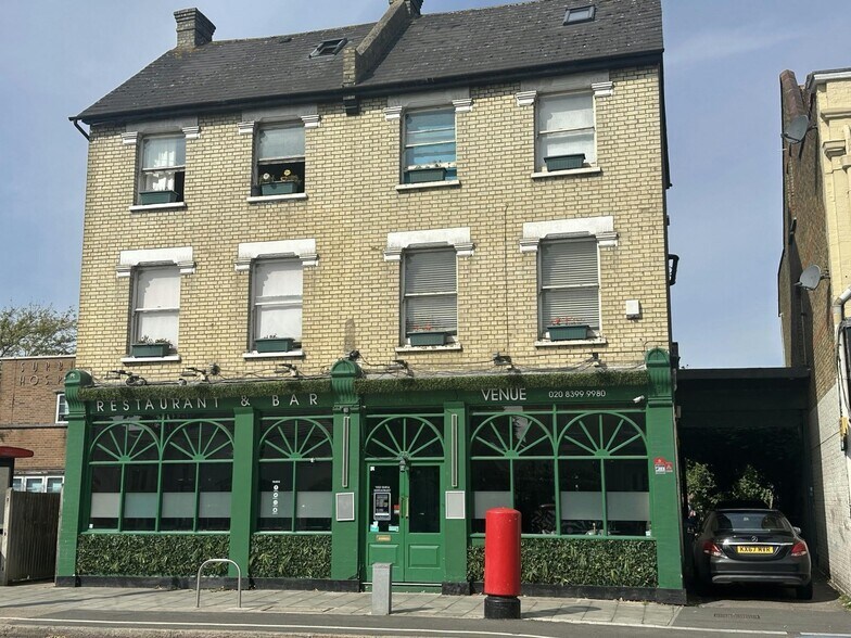 90-92 Ewell Rd, Surbiton à louer - Photo de l’immeuble – Image 1 sur 9