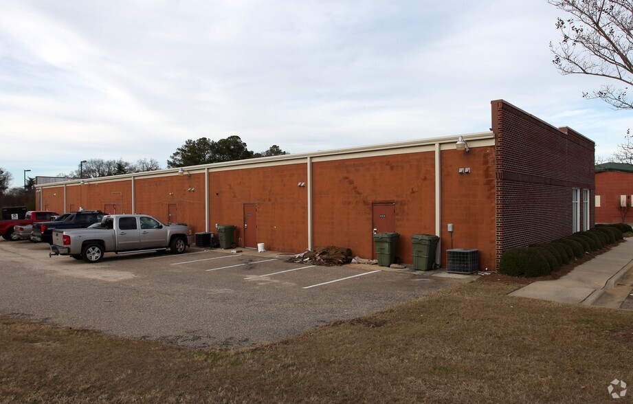 400-412 E Broad St, Fuquay-Varina, NC à louer - Photo de l’immeuble – Image 3 sur 3