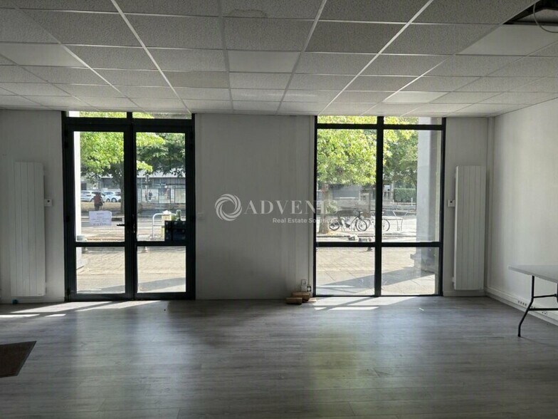 Bureau dans Tours à vendre - Photo intérieure – Image 2 sur 8