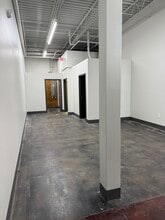 7741-7749 Mentor Ave, Mentor, OH à louer Photo intérieure– Image 2 sur 4