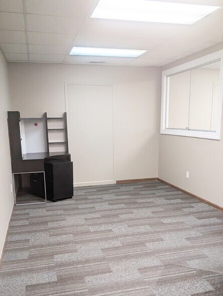 30020 Schoenherr Rd, Warren, MI à louer - Photo intérieure – Image 2 sur 4
