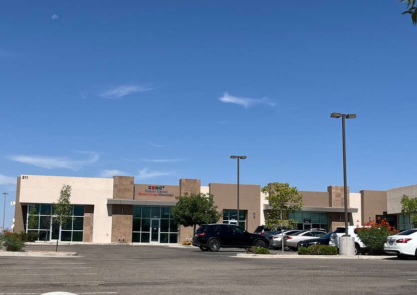 211 Bartlett Dr, El Paso, TX à louer - Photo de l’immeuble – Image 2 sur 6