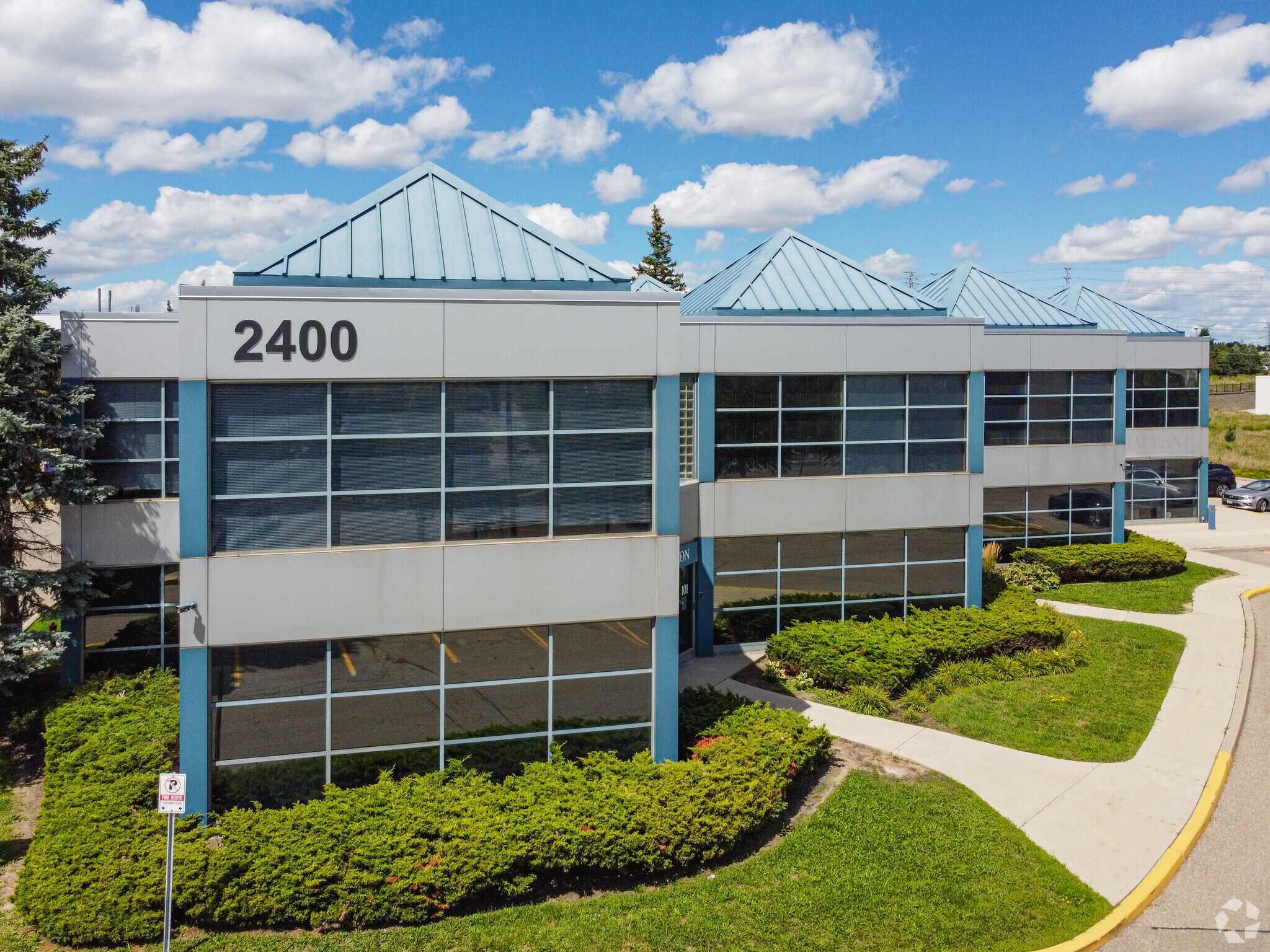 2400 Meadowpine Blvd, Mississauga, ON à louer Photo principale– Image 1 sur 4