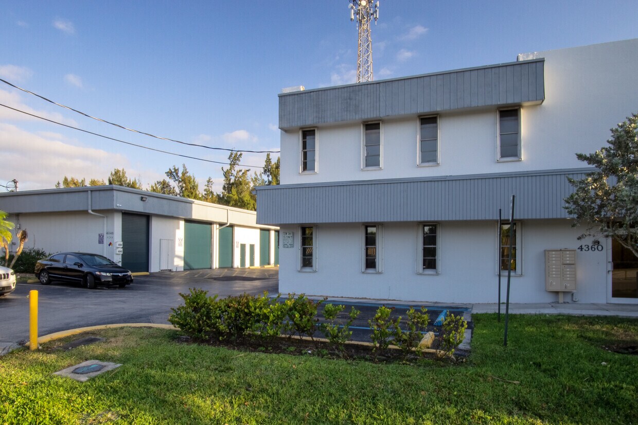 4202-4214 Peters Rd, Fort Lauderdale, FL à louer Photo de l’immeuble– Image 1 sur 1