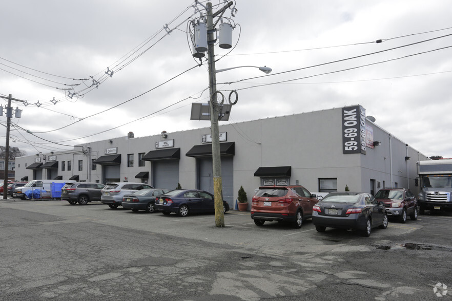 59-71 Oak St, Hackensack, NJ à louer - Photo de l’immeuble – Image 1 sur 10