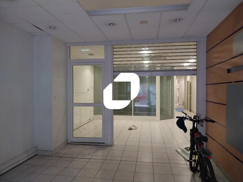 Local commercial dans Nantes à louer - Photo de l’immeuble – Image 2 sur 15