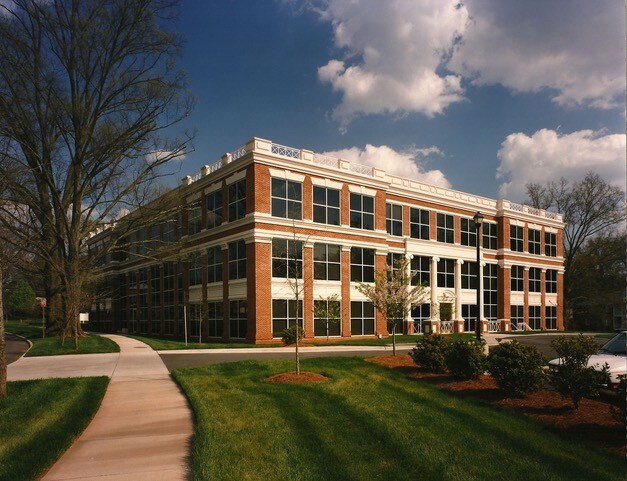200 Providence Rd, Charlotte, NC à louer Photo principale– Image 1 sur 6