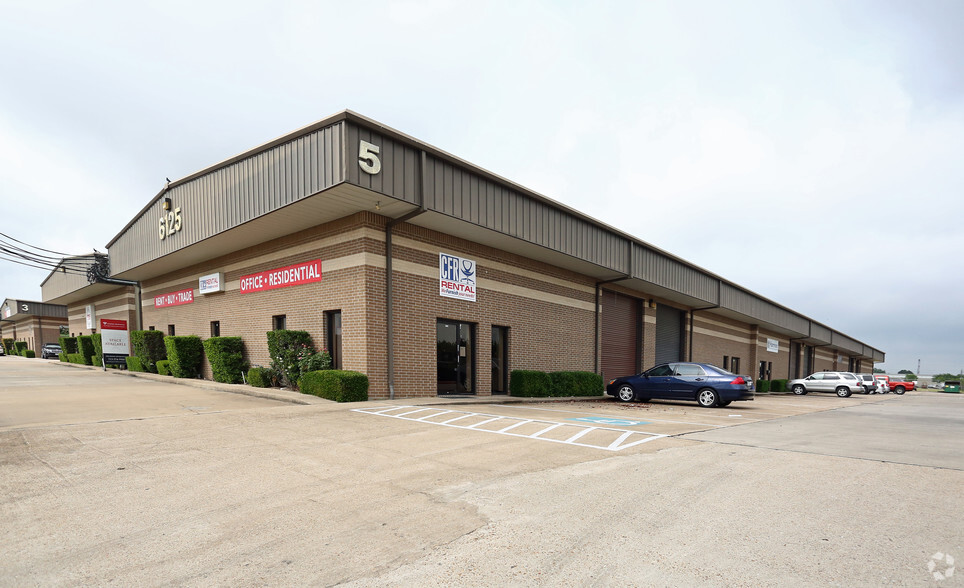 6125 W Sam Houston Pky N, Houston, TX à louer - Photo principale – Image 1 sur 11