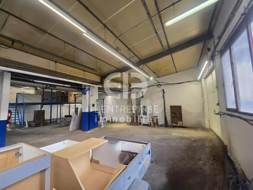 Industriel/Logistique dans Contes à louer Photo intérieure– Image 1 sur 8