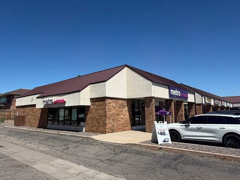 2295 S Chambers Rd, Aurora, CO à louer - Photo de l’immeuble – Image 3 sur 24