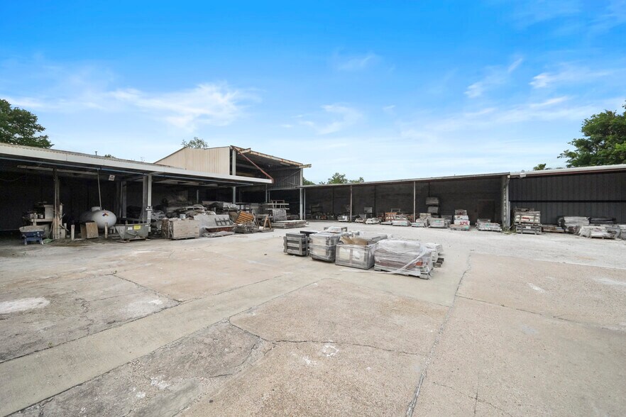 6302 Saint Augustine St, Houston, TX à louer - Photo de l’immeuble – Image 3 sur 31