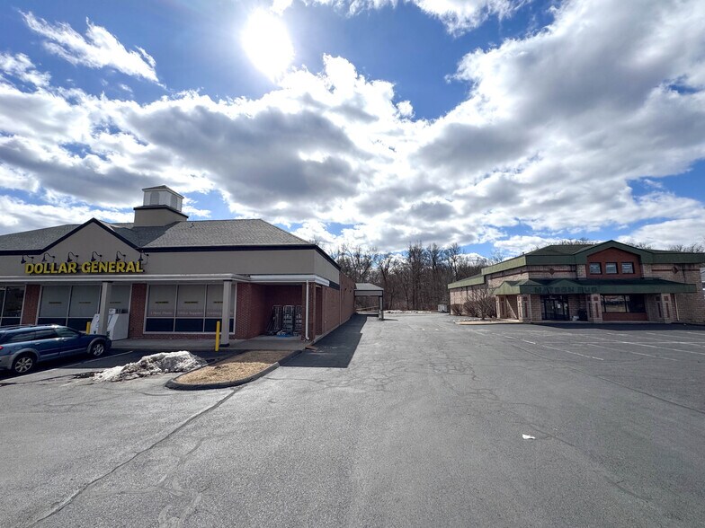 900 Farmington Ave Turnkey Investment portefeuille de 2 biens à vendre sur LoopNet.fr - Photo de l’immeuble – Image 2 sur 8