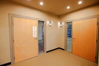 9816 Hardin St, Fort McMurray, AB à louer Photo intérieure– Image 2 sur 41