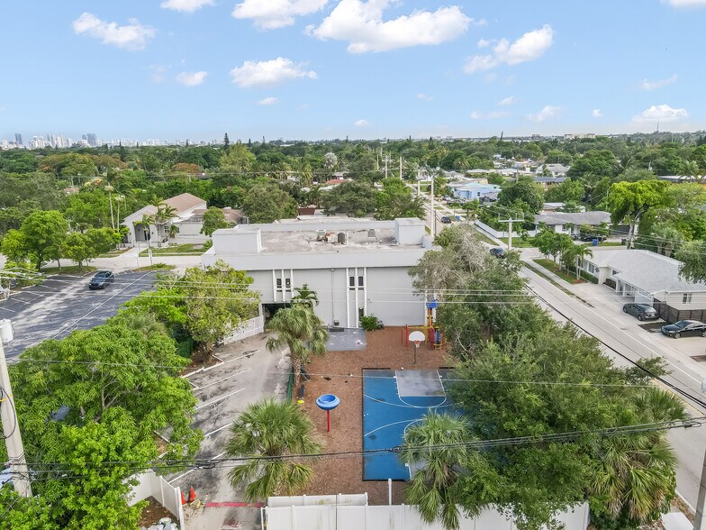 2751 Van Buren St, Hollywood, FL à vendre - Photo de l’immeuble – Image 3 sur 17