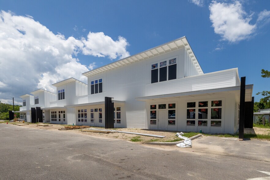 3220 Amelia Rd, Fernandina Beach, FL à louer - Photo de la construction – Image 3 sur 21