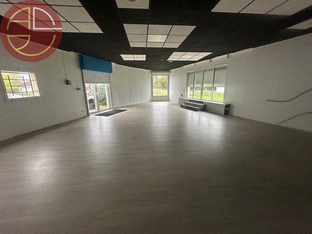 Plus de détails pour Local commercial à vendre