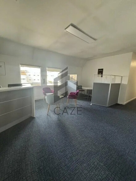 Bureau dans La Rochelle à vendre - Photo de l’immeuble – Image 1 sur 5