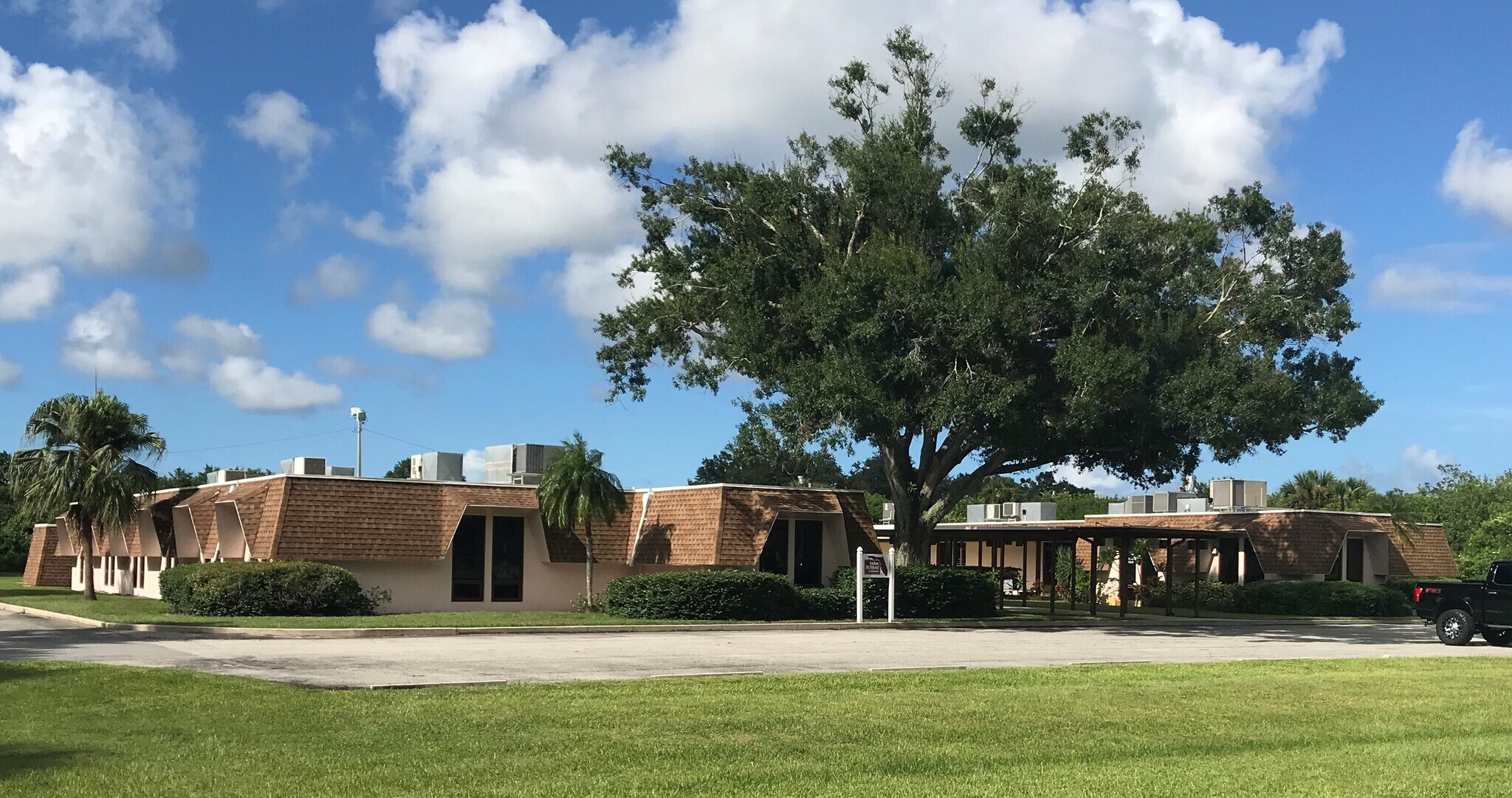 7150 20th St, Vero Beach, FL à louer Photo de l’immeuble– Image 1 sur 6