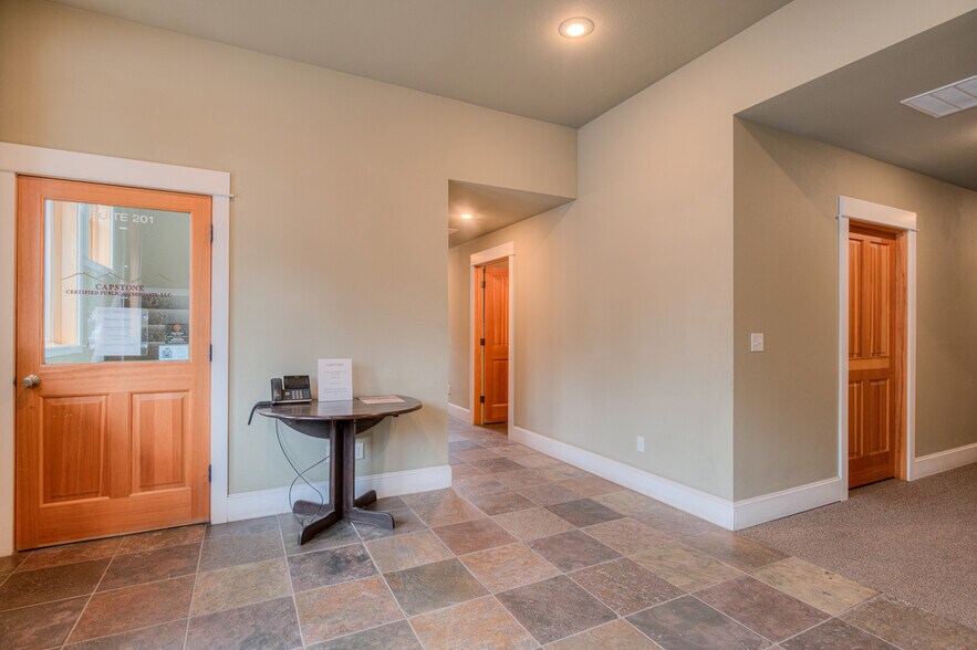 257 S Pine St, Sisters, OR à vendre - Photo intérieure – Image 3 sur 30
