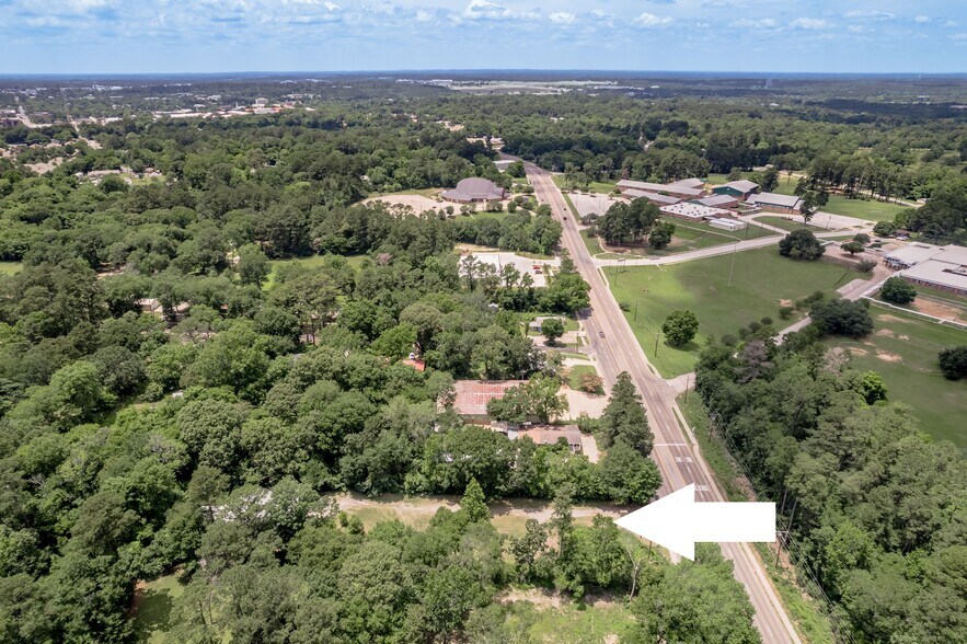 614 Highway 190, Huntsville, TX à vendre - Photo de l’immeuble – Image 2 sur 13