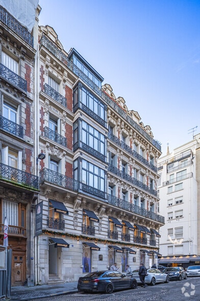 4 Rue Marbeuf, Paris à louer - Photo de l’immeuble – Image 3 sur 12