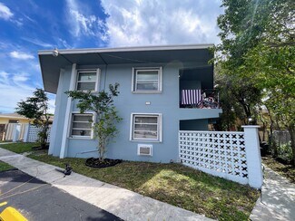 Plus de détails pour 3760 SW 1st St, Fort Lauderdale, FL - Logement à vendre