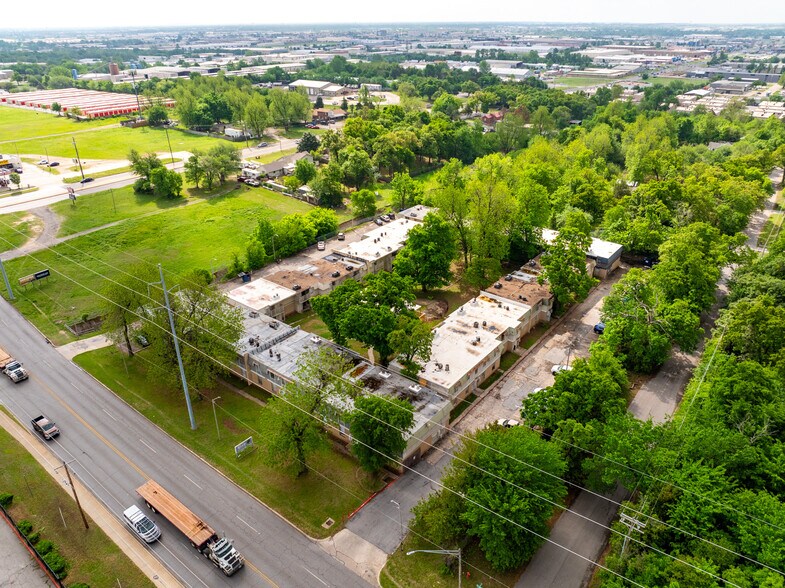 5924 NW 10th St, Oklahoma City, OK à vendre - Photo de l’immeuble – Image 3 sur 85