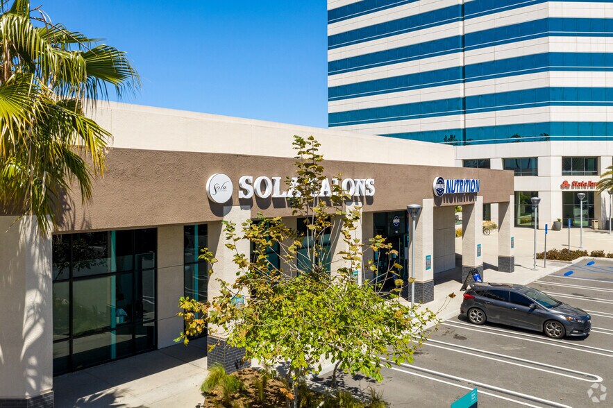 7842-7862 Warner Ave, Huntington Beach, CA à louer - Photo de l’immeuble – Image 3 sur 10