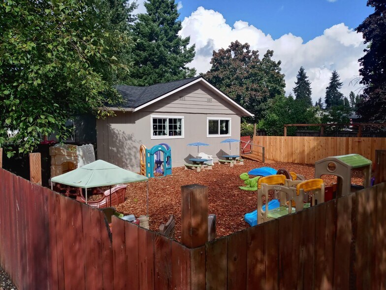 105 NE 193rd St, Shoreline, WA à louer - Photo de l’immeuble – Image 2 sur 11