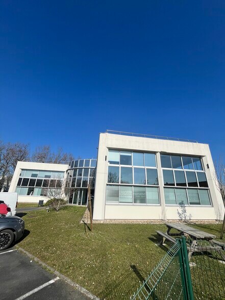 3 Avenue Henri Becquerel, Mérignac à louer - Photo de l’immeuble – Image 2 sur 23