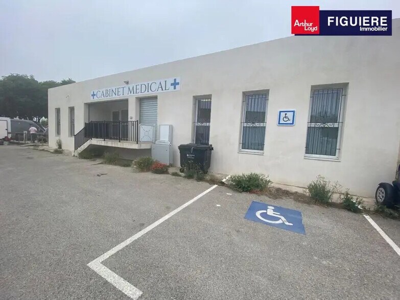 Bureau dans Eyguières à vendre - Photo de l’immeuble – Image 2 sur 16