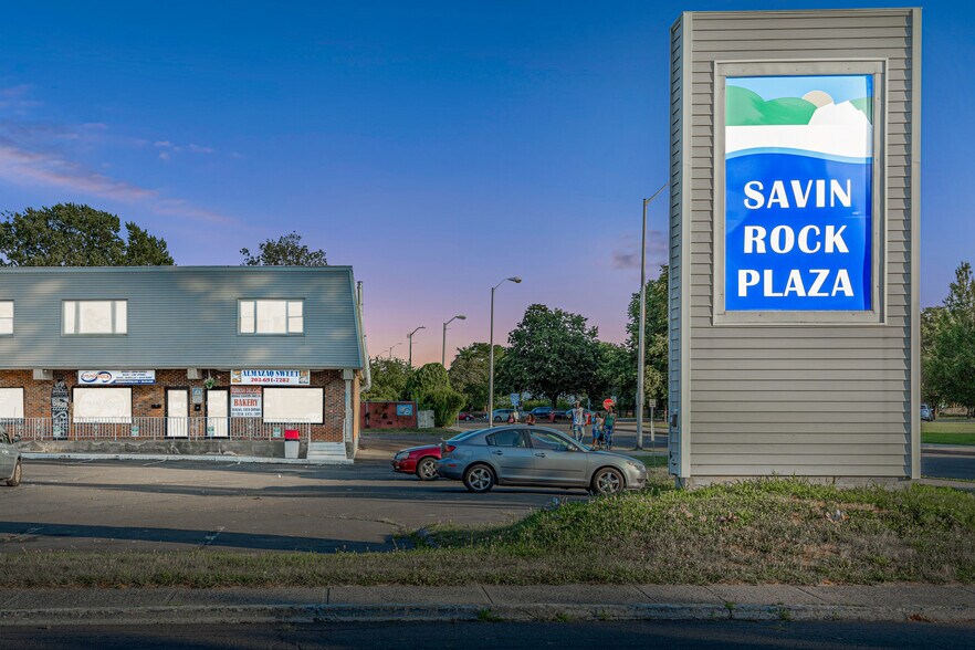 250 Captain Thomas Blvd, West Haven, CT à louer - Photo de l’immeuble – Image 3 sur 25