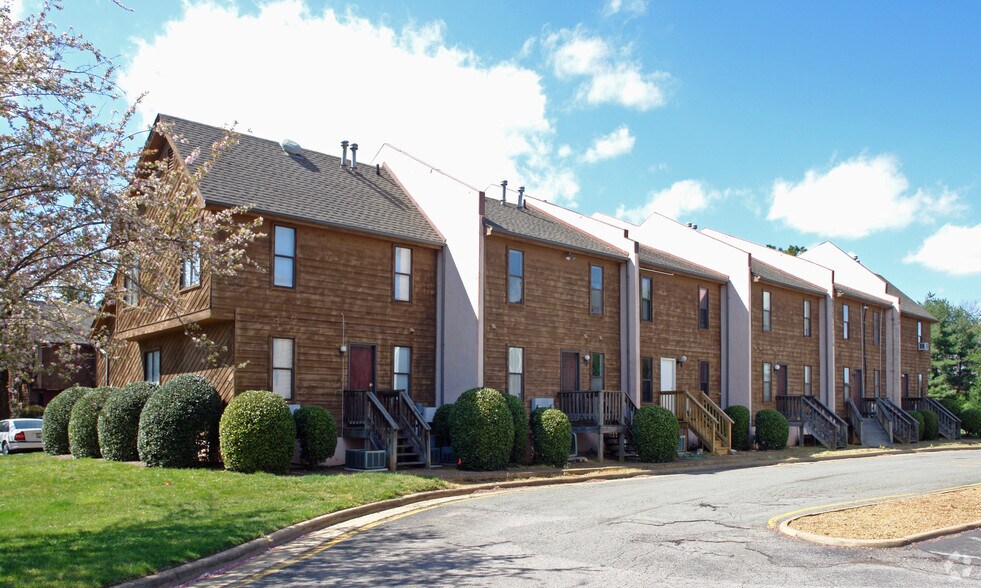 400 Southlake Blvd, Richmond, VA à louer - Photo de l’immeuble – Image 3 sur 29