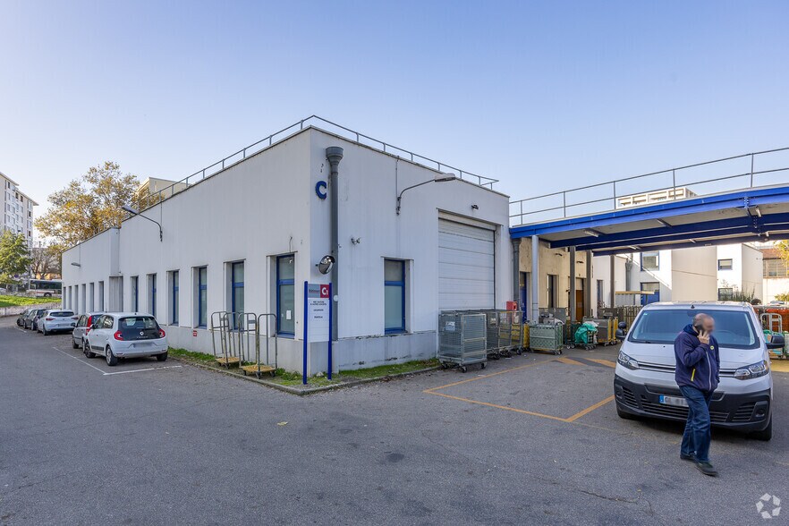 Bureau dans Villeurbanne à louer - Photo principale – Image 1 sur 2