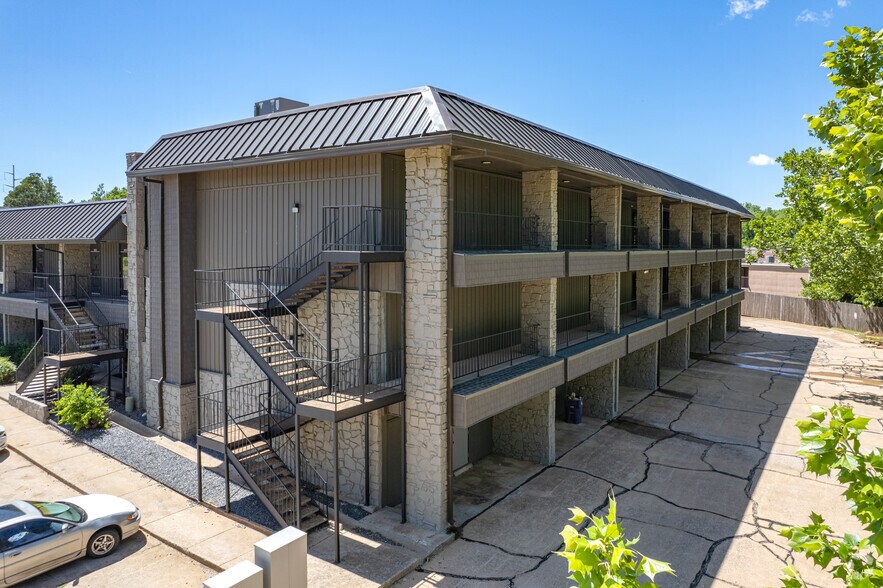 7901 NE 10th St, Midwest City, OK à vendre - Photo principale – Image 1 sur 16