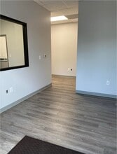 7920 Elmbrook Dr, Dallas, TX à louer Photo intérieure– Image 2 sur 2