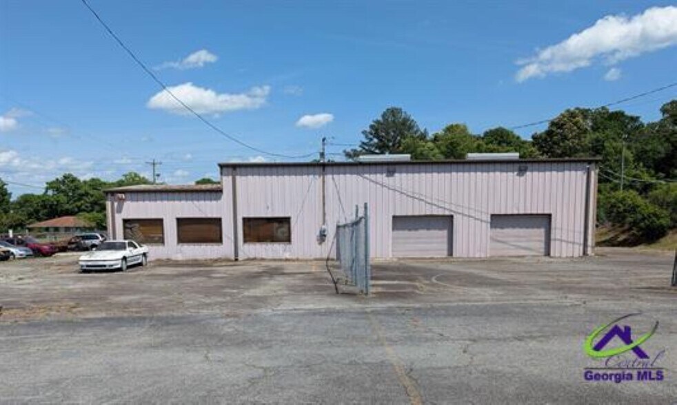 614 N Davis Dr, Warner Robins, GA à vendre - Photo de l’immeuble – Image 2 sur 12