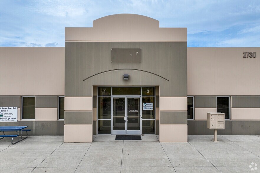 2730 N Deer Run Rd, Carson City, NV à louer - Photo de l’immeuble – Image 3 sur 6