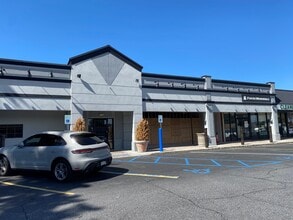 2-28 Jericho Tpke, Jericho, NY à louer Photo de l’immeuble– Image 1 sur 3