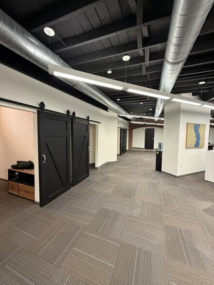 1032 E Washington St, Indianapolis, IN à louer - Photo intérieure – Image 2 sur 2