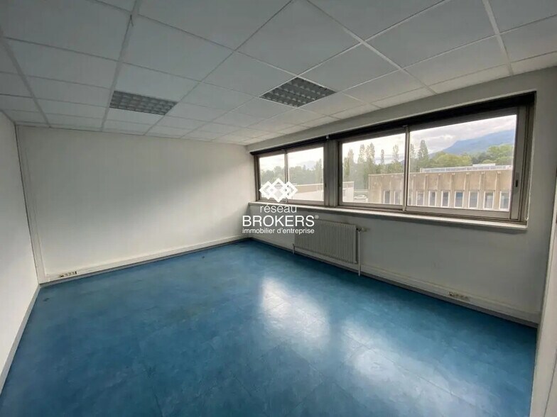 Local d’activités dans Saint-Martin-le-Vinoux à louer - Photo intérieure – Image 3 sur 18