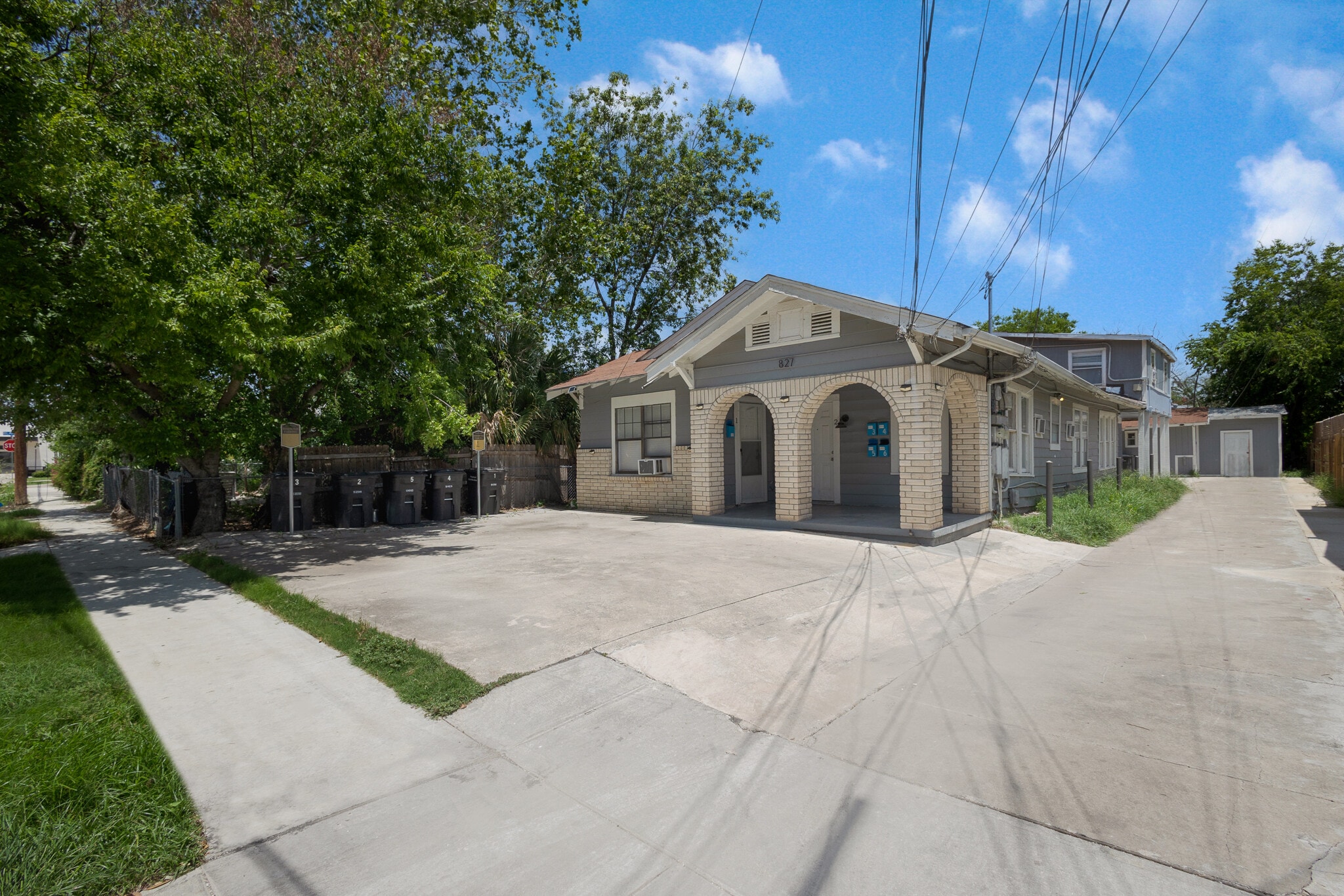 827 W Rosewood Ave, San Antonio, TX à vendre Photo principale– Image 1 sur 17