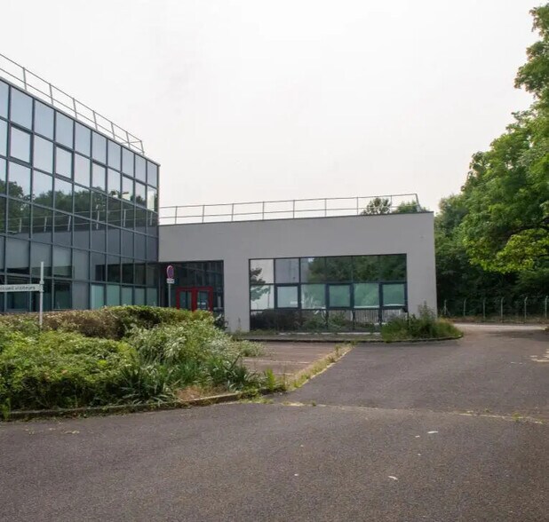 Industriel/Logistique dans Villebon-sur-Yvette à louer - Photo de l’immeuble – Image 3 sur 46
