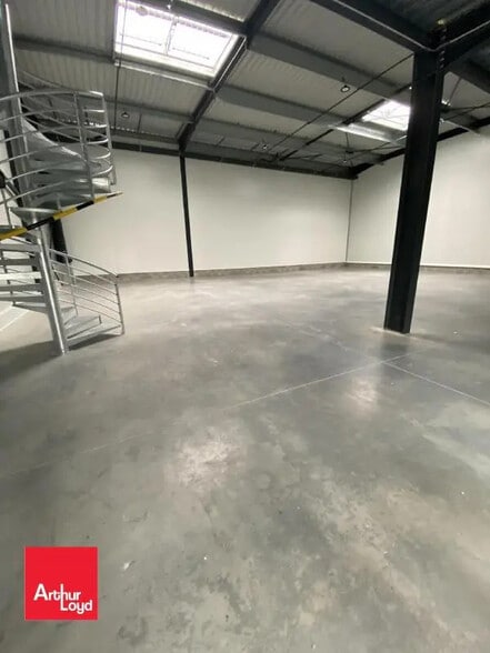 Local d’activités dans Chartres à louer - Photo intérieure – Image 2 sur 4